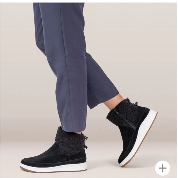 Aetrex Shoes - Aetrex Winnie Black Shearling Weatherproof Orthotic Arch Support PC400 Size 8.5